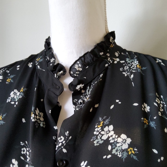 H&M Black Floral Print Blouse - Picture 6 of 12